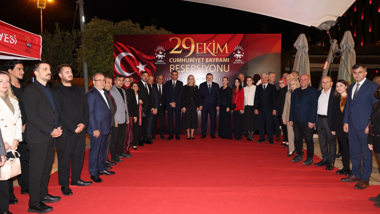 Çiğli'de Başkan Onur Emrah Yıldız ev sahipliğinde Cumhuriyet resepsiyonu