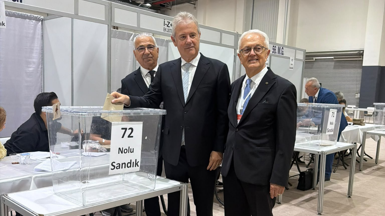 İZTO'da seçim günü: İlk oyu Başkan Mahmut Özgener kullandı - Ses Gazete