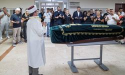 İzmir sağlık camiasını yasa boğan kayıp: Dr. Ömer Cem Şenakaylı son yolculuğuna uğurlandı