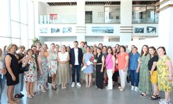 Dikili'de sanat yılı görkemli finalle tamamlandı: 329 kursiyer eserlerini sergiledi