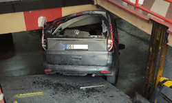 Çankaya’daki otoparkta araç asansörü kazası: Otomobilde büyük hasar