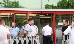 Cemil Tugay CHP grubu ile olağanüstü toplandı: Mecliste güvenlik önlemleri dikkat çekti