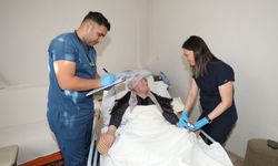 Menderes’te binlerce kişiye evde şefkat eli