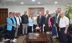 İESOB’da Şebnem Bursalı'ya sürpriz kutlama