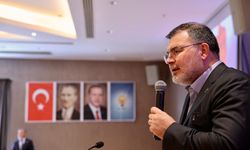 Bilal Saygılı’dan CHP’ye eleştiri: “İzmir’in gerçek gündemi hizmet olmalı”