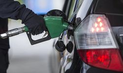 Benzine bir zam daha: Bu gece tabelalar değişiyor