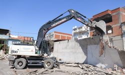 Konak’ta kaçak yapıya geçit yok: Yıkımlar başladı