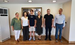 LGS birincisi Emirhan’a Başkan Sengel’den anlamlı jest