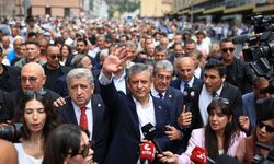 Özgür Özel oy birliğiyle Genel Başkan seçildi