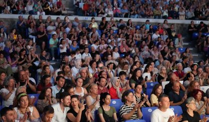 İzmir’de anma: Akbayram ve Konak şarkılarıyla yaşatıldı