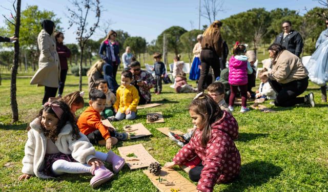 Bornova’da çocuklar doğayı keşfetti
