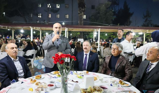 Tepecik Hastanesi iftarında sağlık çalışanları bir araya geldi