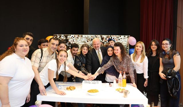 Menemen’de Dünya Tiyatrolar Günü sahnede kutlandı