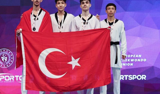 İzmirli tekvandocular Türkiye Açık Turnuvası’nda madalyaları topladı