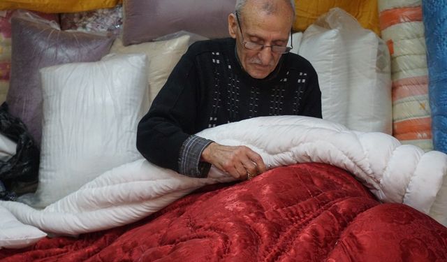 İzmir’de yorgancılık zanaatı zamana direniyor