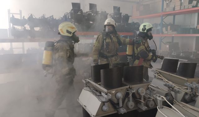 İzmir Büyükşehir’den afet tatbikatı: Deprem ve yangın senaryosu gerçeği aratmadı