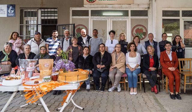 İzmir Büyükşehir’den kadın kooperatifine kurutma makinesi desteği