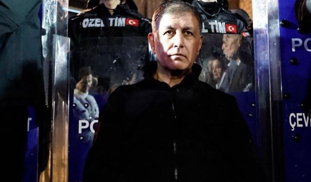 Cemil Tugay'dan “imza” isyanı: İzmir engelleniyor