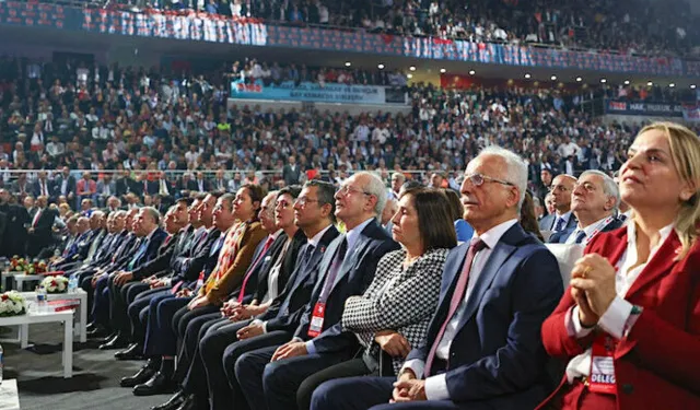 221 eski milletvekilinden ortak bildiri: 45 gün içinde kurultay talebi
