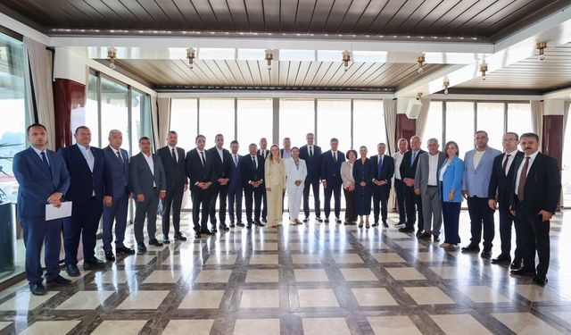 CHP İzmir’de belediye başkanları toplantısı: Hizmetler ve yeni projeler masada