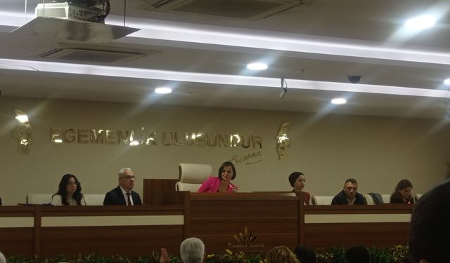Karabağlar Meclisi’nde “Cumhurbaşkanı’na hakaret” kavgası: Oturuma ara verildi