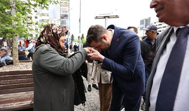 CHP İzmir sahaya indi: “Erken seçim şart”