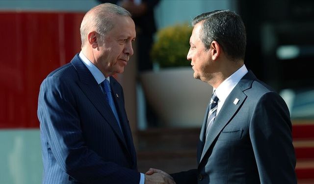 Erdoğan ve Özel bir gün arayla İzmir’de