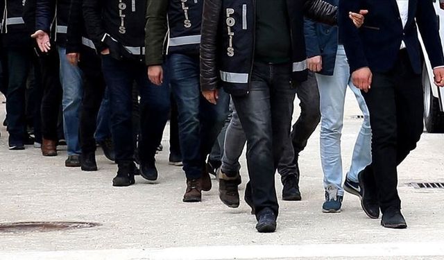 İzmir dahil 17 ilde FETÖ operasyonu: 23 gözaltı