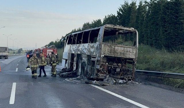 İzmir otobüsü alevlere teslim: 43 yolcu son anda kurtuldu