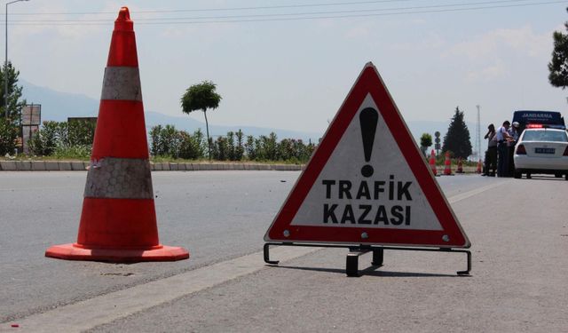 Buca’da feci kaza: Şarampole devrilen araçta 2 ölü