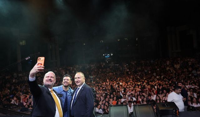 Menemen’de gençlik rüzgarı: Başkan Pehlivan üniversitelilerle buluştu