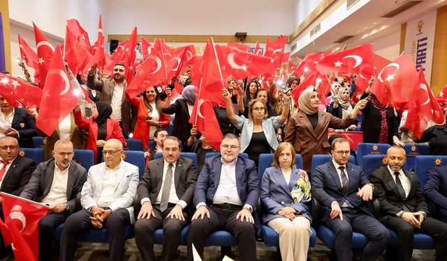 Saygılı’dan İzmir mesajı: “Bayrağı daha yukarı taşıyacağız!”