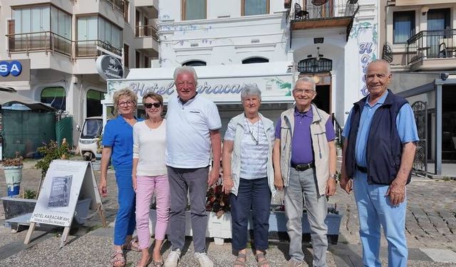Foça’da turizm sezonu yabancı turistlerle açıldı