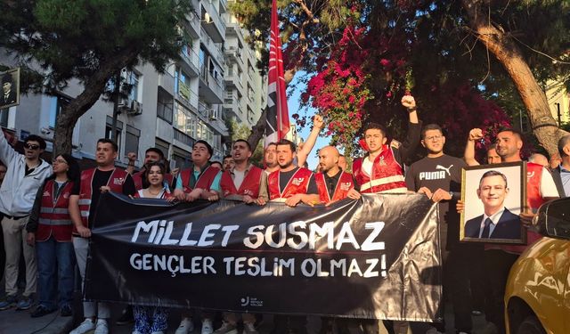 CHP İzmir’den Cumhuriyet Meydanı’na yürüyüş: "Umutsuz durumlar yoktur"