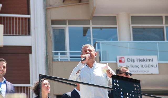 Özgür Özel Gündoğdu Meydanı’nda konuştu! “Mutlak sultan ittifakına geçit vermeyeceğiz”