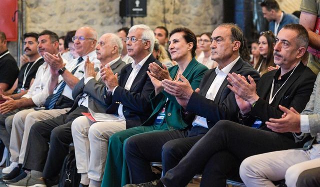 İzmir’de kritik kıyı çalıştayı: “Sahiller halkındır”
