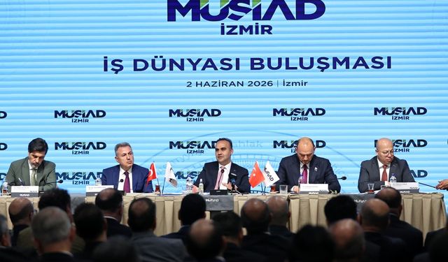 Bakan Kacır İzmir’de iş dünyasıyla buluştu: Sanayi ve teknoloji masaya yatırıldı