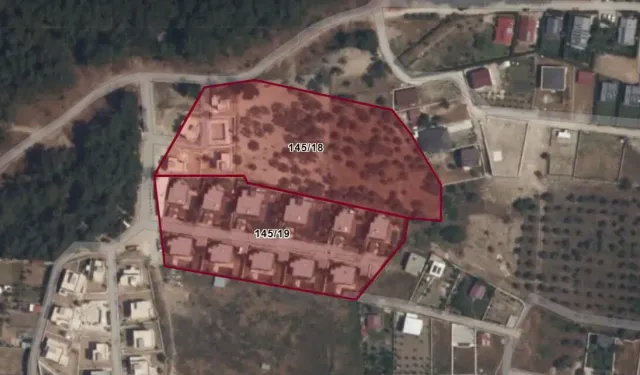 Bornova’da kaçak villalara balyoz