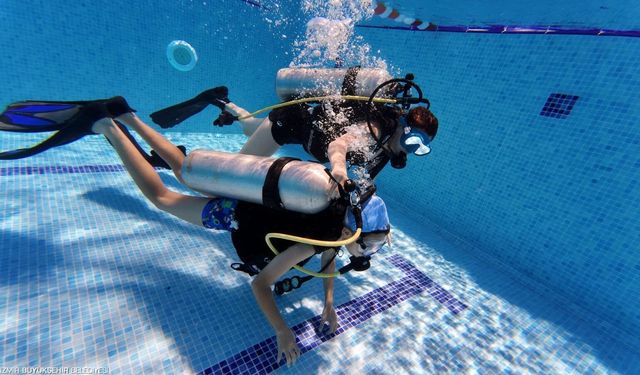 İzmir Marina’da su sporları sezonu başladı: Her yaş grubuna eğitim