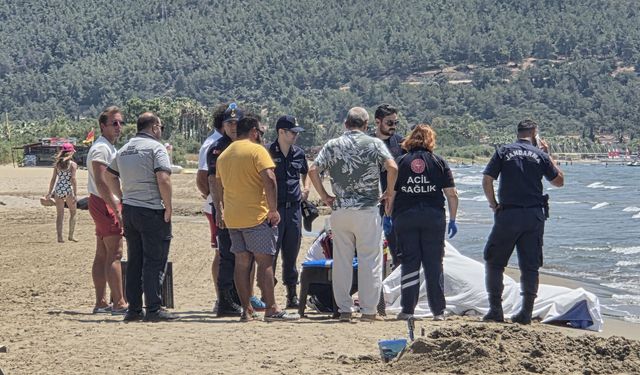Pamucak sahilinde korkunç olay: Boynunda tel bulundu