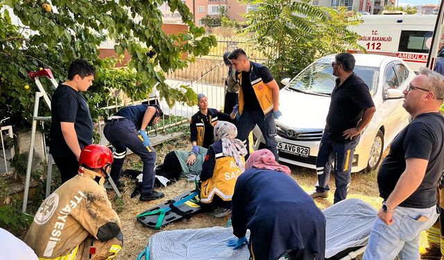 Kula’da korkunç kaza: Bacağı demir korkuluğa saplandı