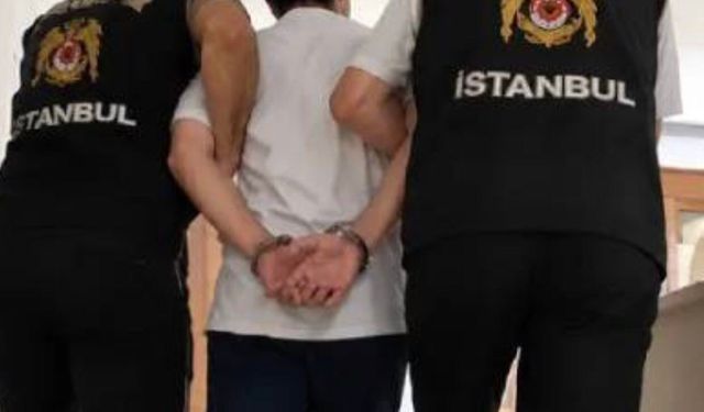 Komedyen Deniz Göktaş tutuklandı: Adliye koridorlarında protesto