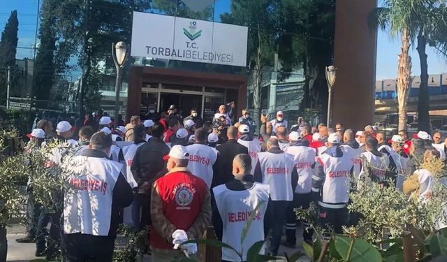 Torbalı’da temizlik işçileri eyleme ara verdi