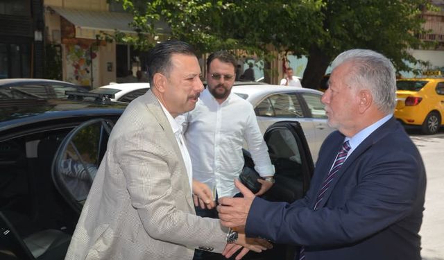 Atilla Kaya’dan İzmir esnafına destek sözü