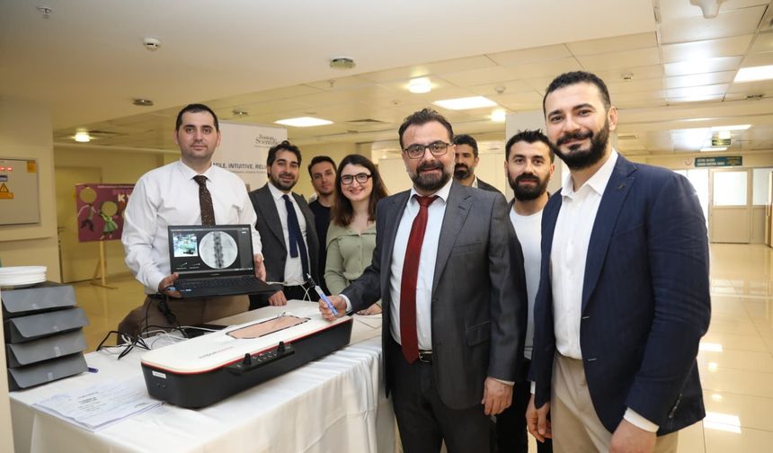 Türkiye’de bir ilk: İzmir’de DRG bölgesine Spinal Kord Stimülatörü canlı uygulandı