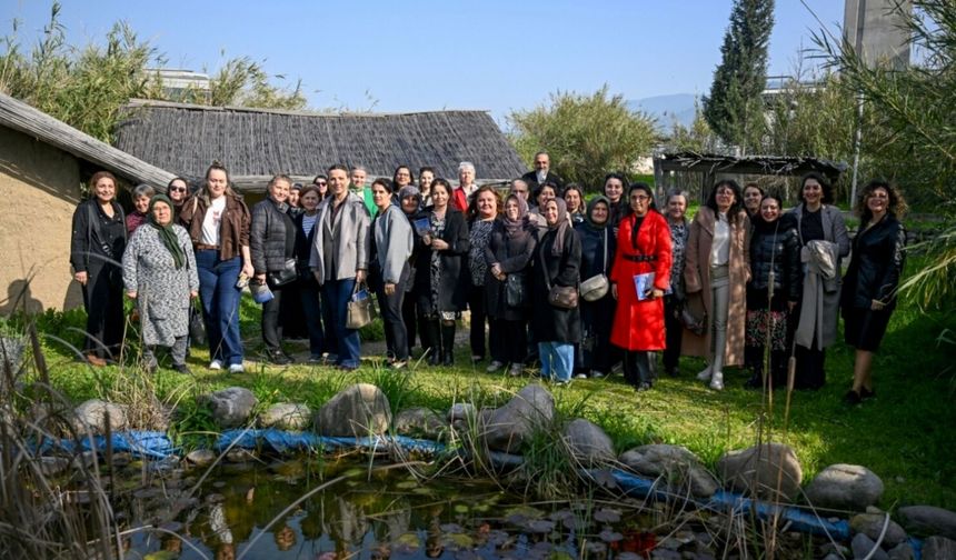 Bornova’da Endometriozis farkındalığı: “Adet sancısı adetten değildir!”