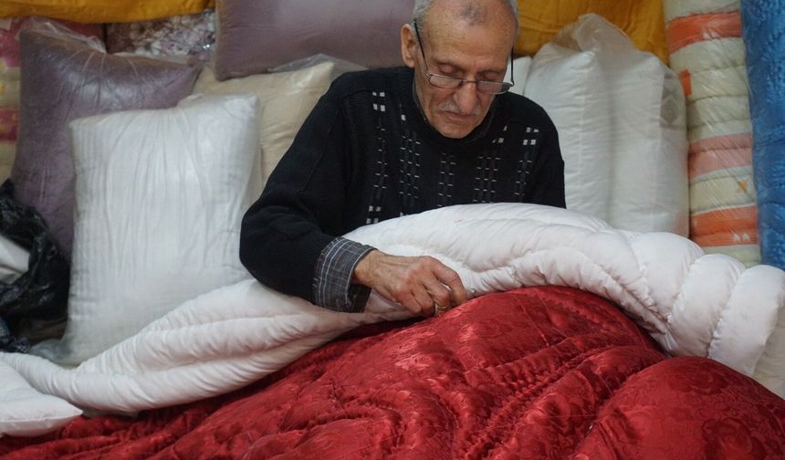 İzmir’de yorgancılık zanaatı zamana direniyor