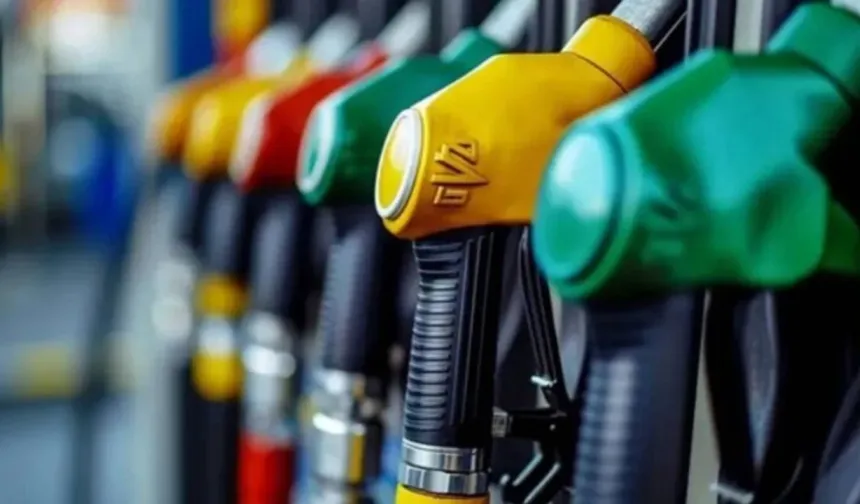 Motorinde tarihi zam: Litre fiyatı bir gecede rekor kıracak!
