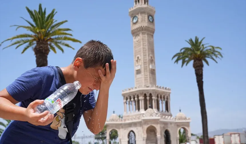 İzmir’de yaz havası başlıyor: 33 dereceye hazır olun!