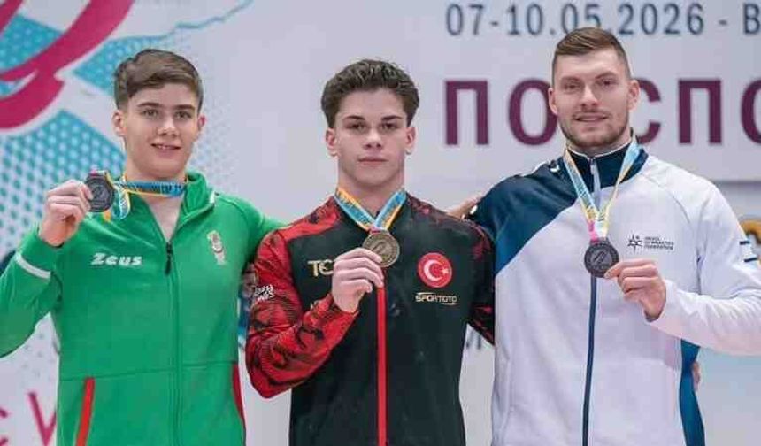 İzmirli milli jimnastikçi World Challenge Cup’ta şampiyon oldu